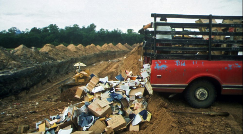 https://unsplash.com/fr/photos/un-camion-avec-un-tas-de-bois-QiiVqkoybYI