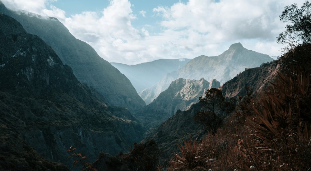APPEL À PROJETS MITI┋Leviers pour l’Observation et la Résilience des Insularités dans la ZONe du Sud-Ouest de l’Océan Indien (LORIZON) Illustration: Unsplash (Reunion Island)